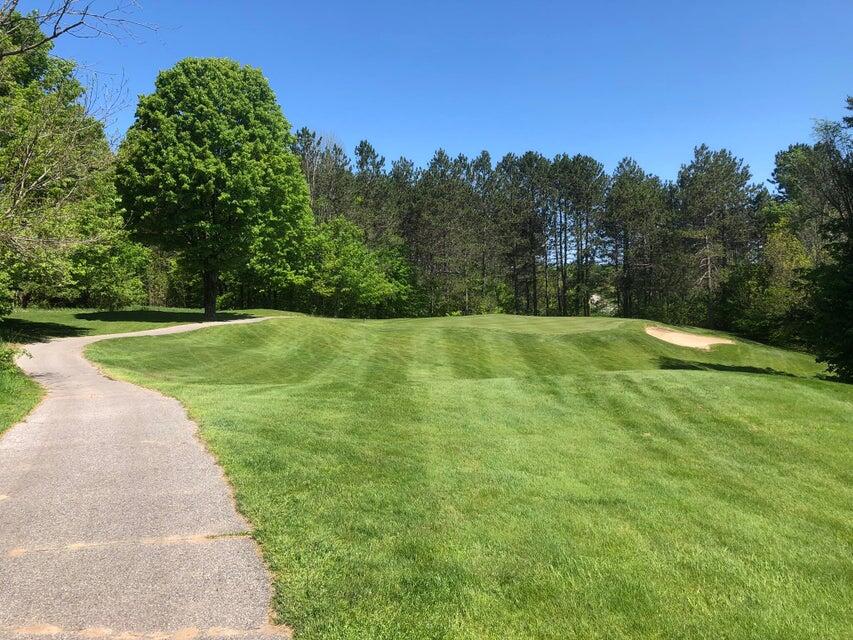 1975 &1995 Clubhouse Drive