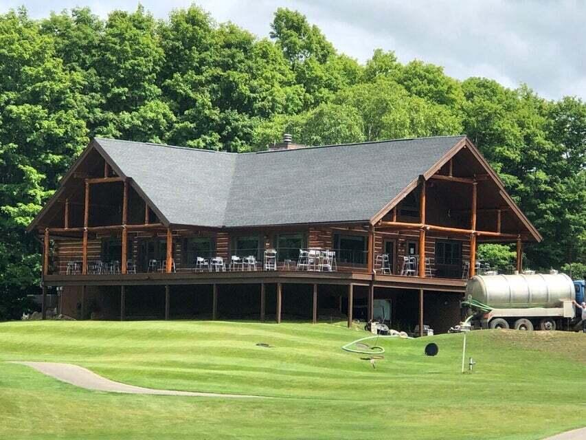 1975 &1995 Clubhouse Drive