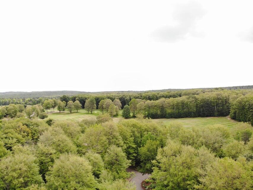 1975 &1995 Clubhouse Drive