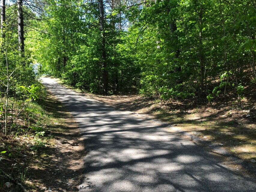 1975 &1995 Clubhouse Drive