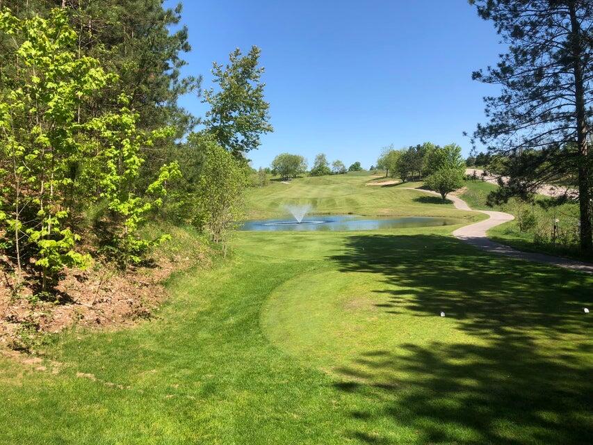 1975 &1995 Clubhouse Drive