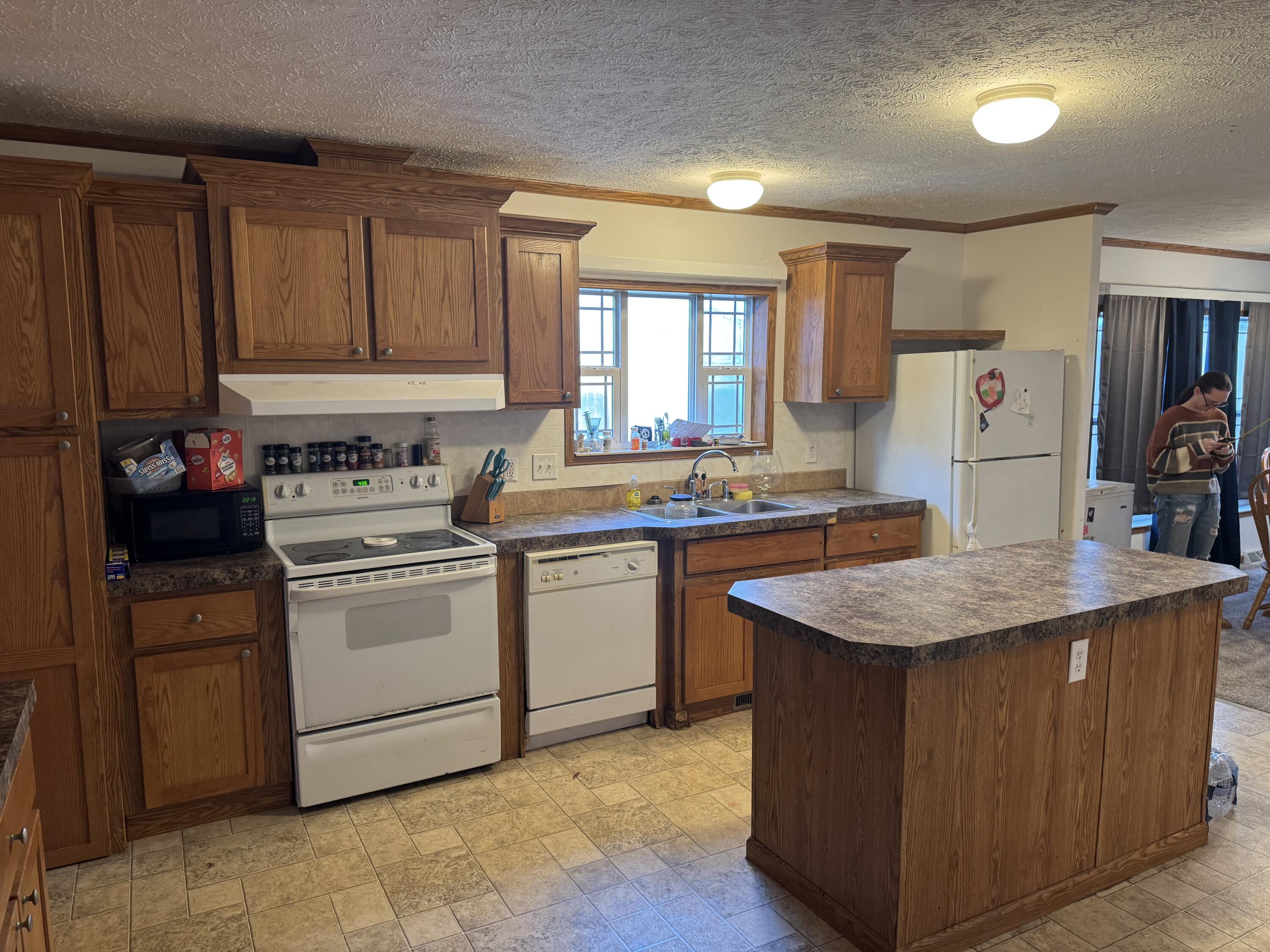 3899 Miami Beach Drive