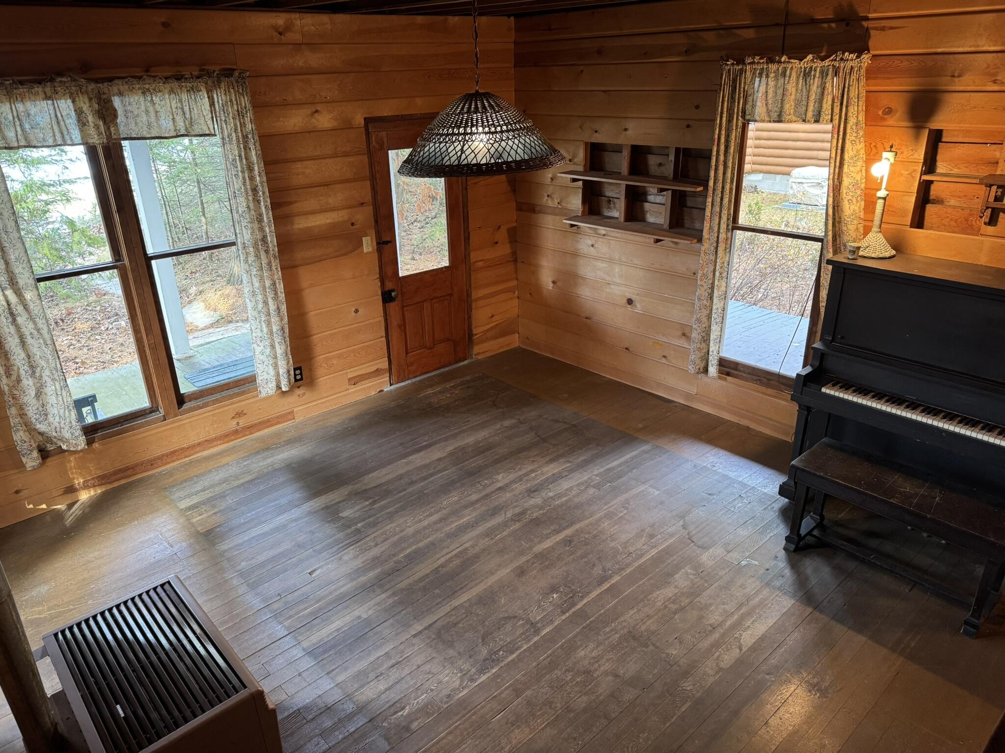 416 Lakeside Drive
