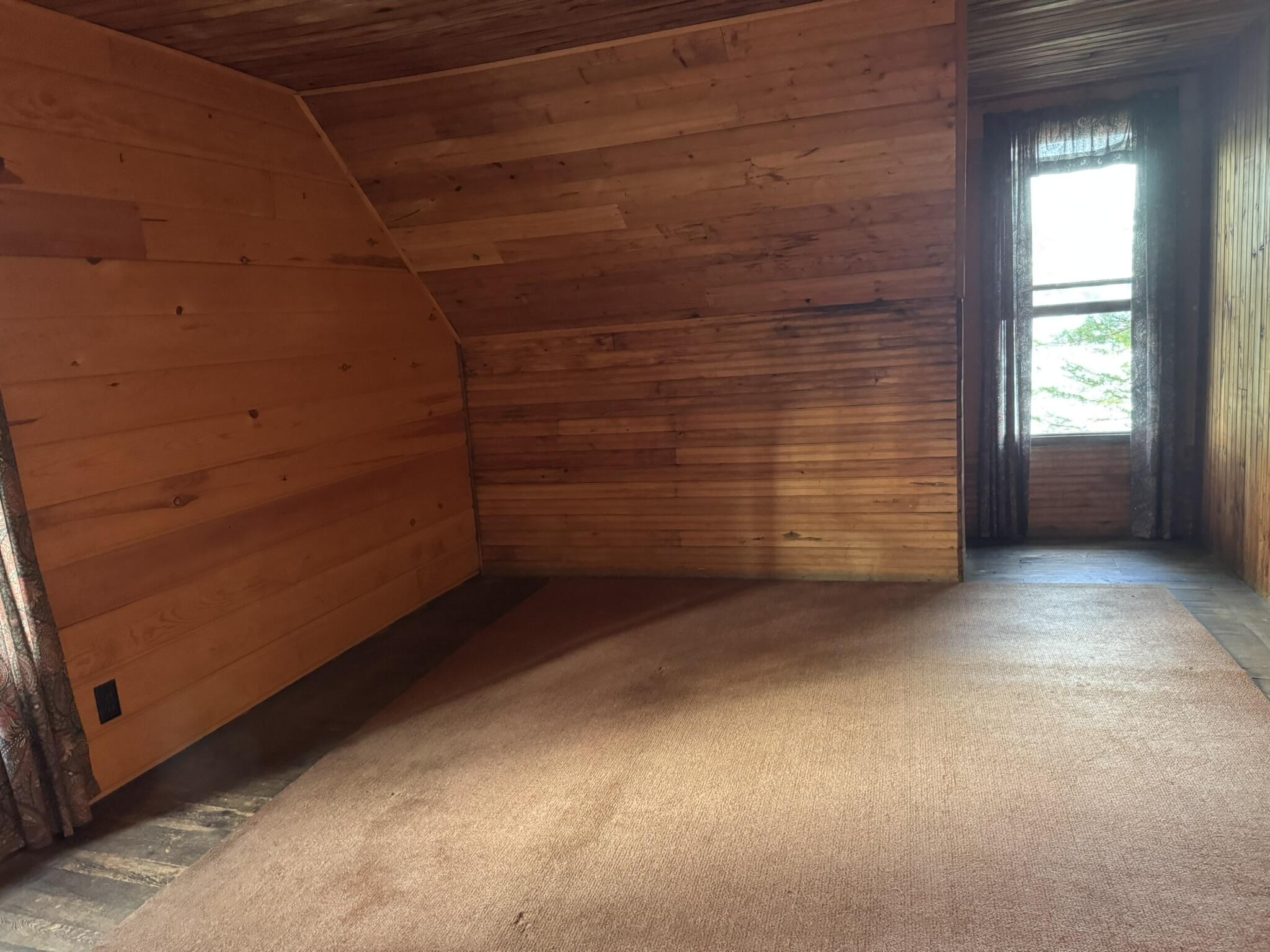416 Lakeside Drive