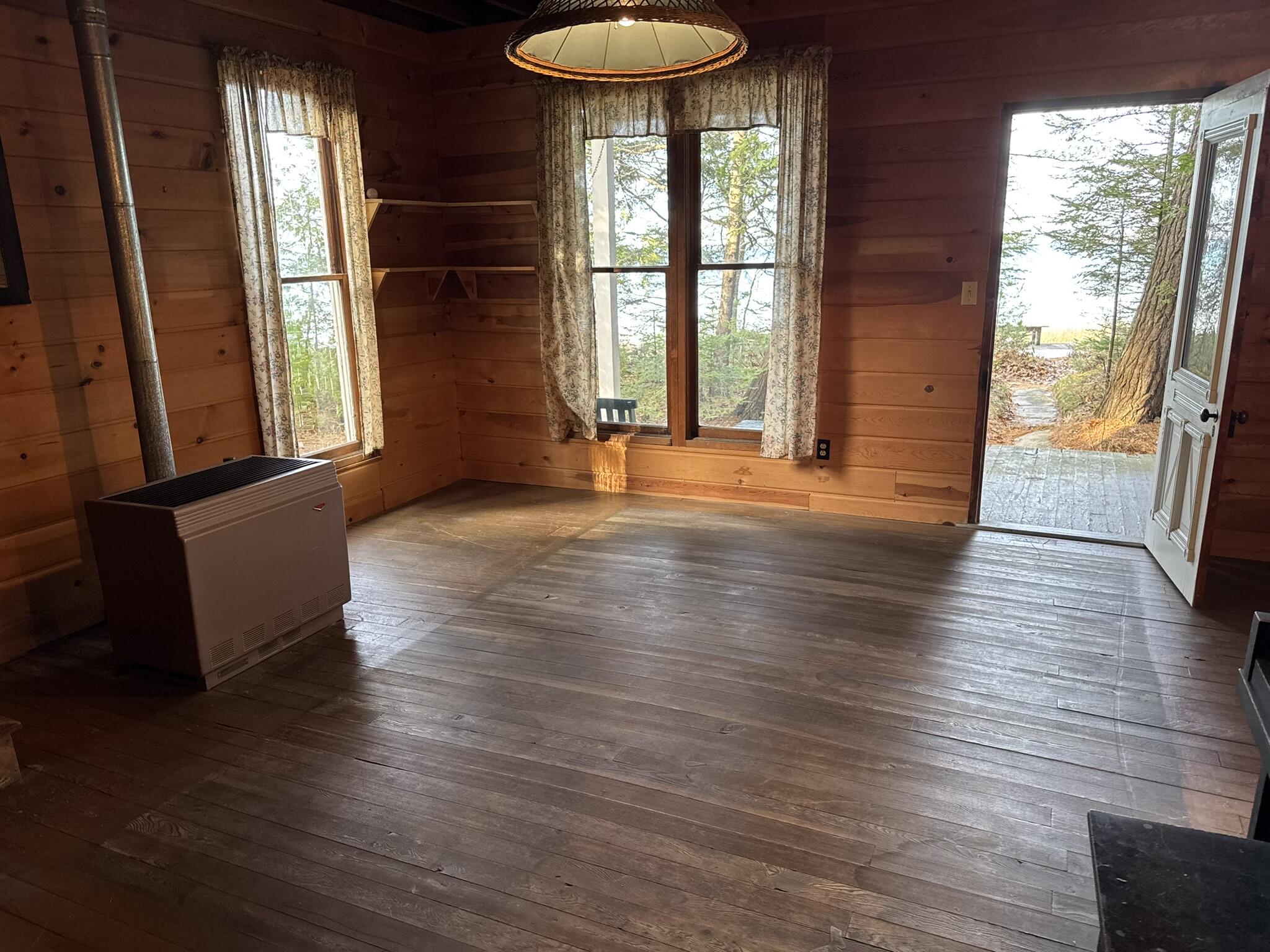 416 Lakeside Drive