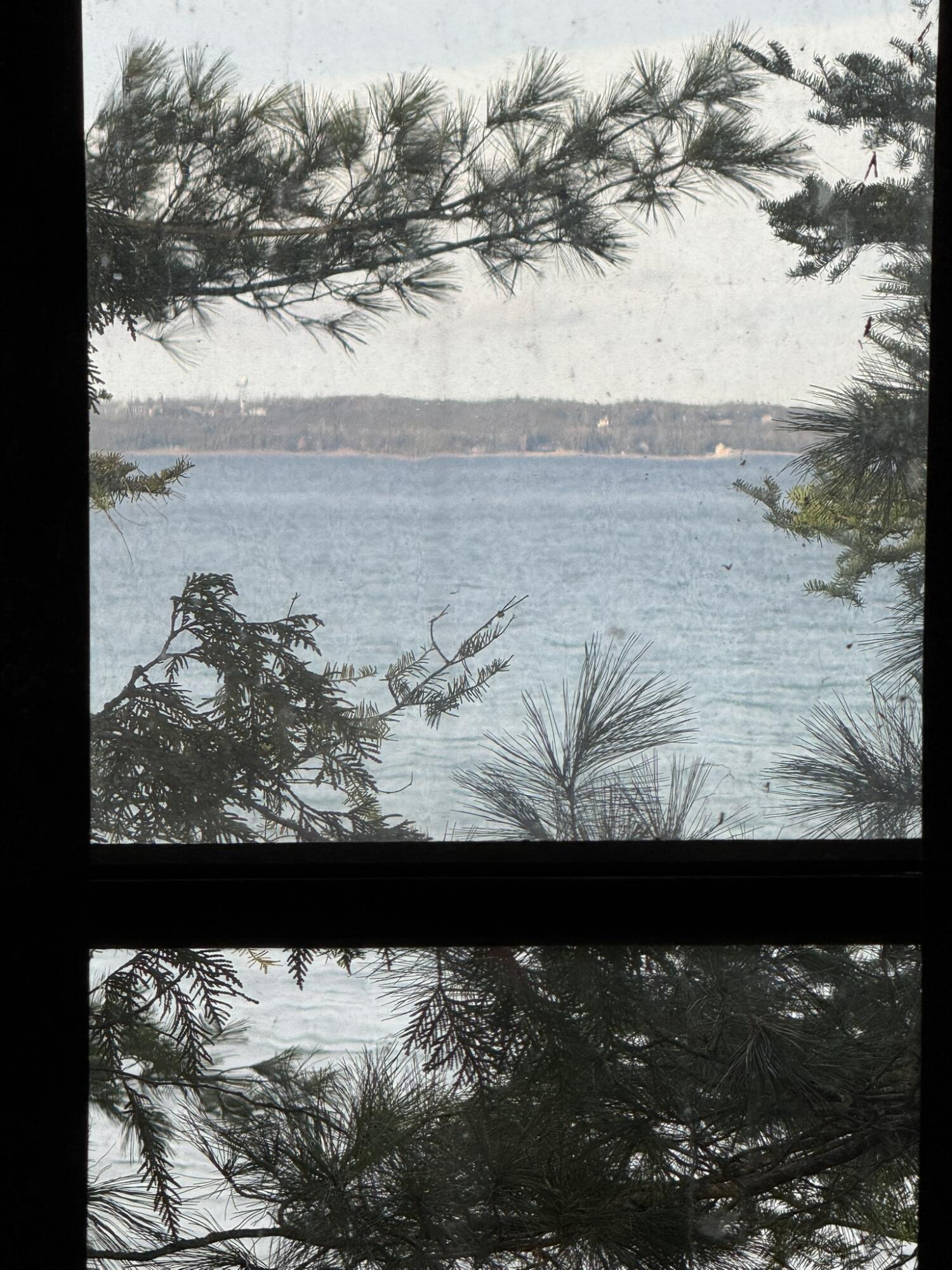 416 Lakeside Drive