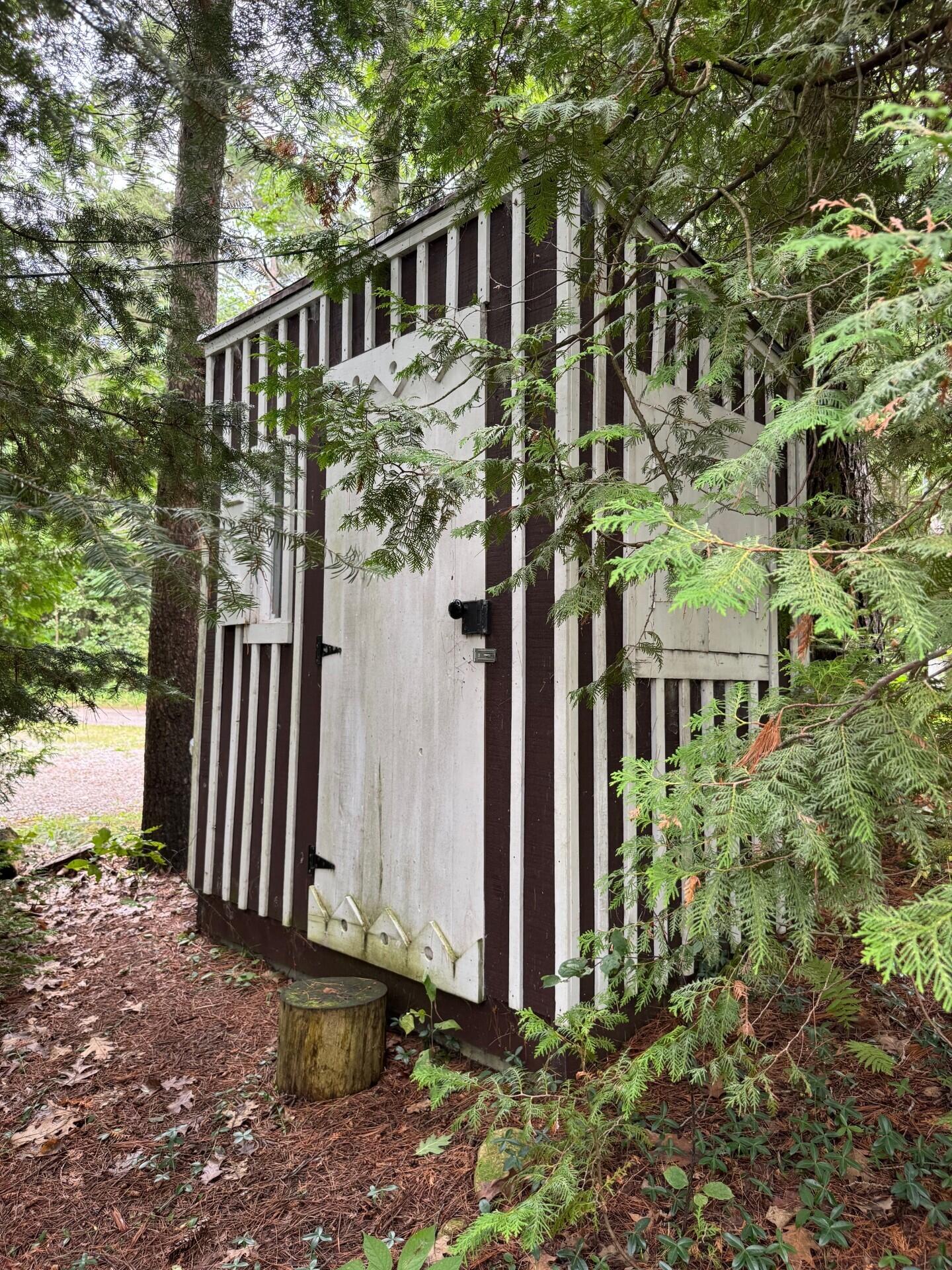 416 Lakeside Drive