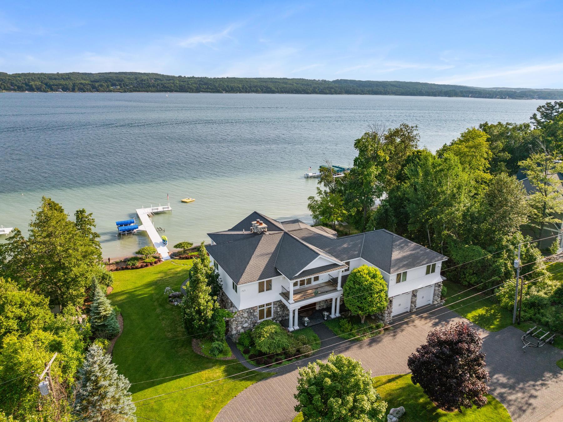 3248 Glenwood Beach Road