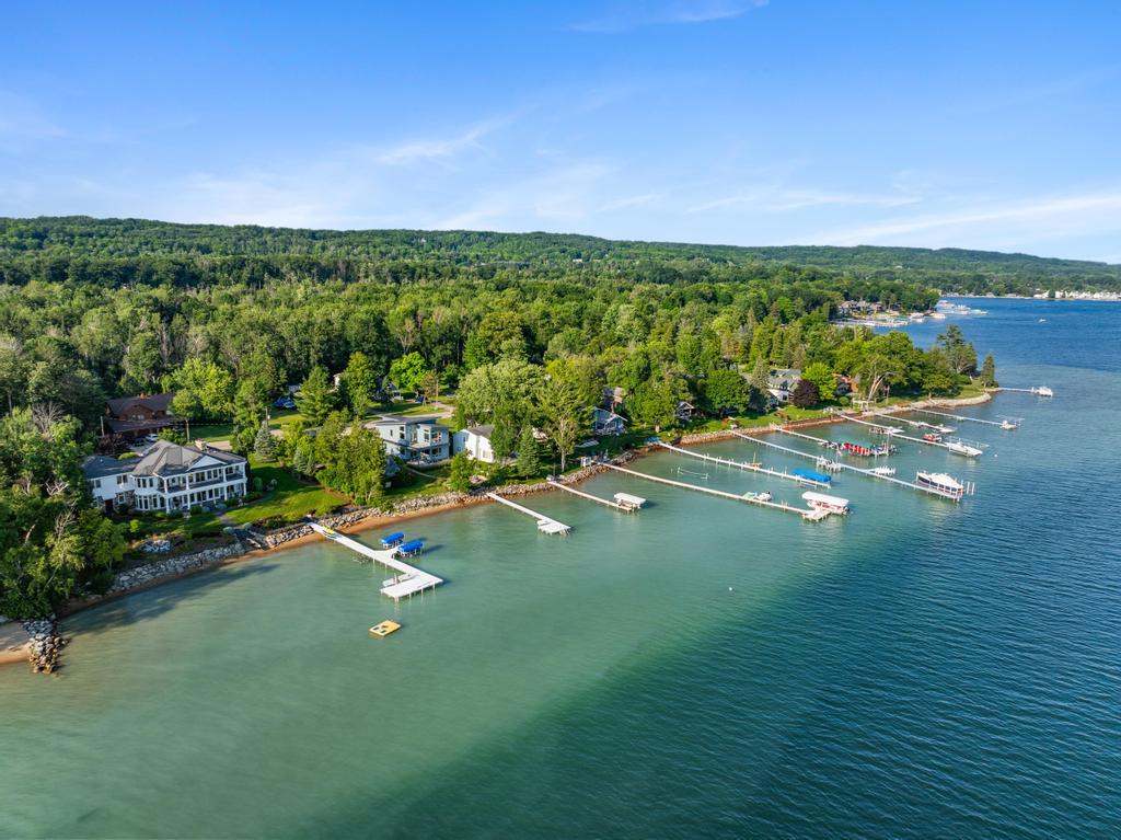 3248 Glenwood Beach Road