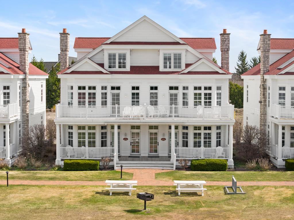 623 Lakeside Court, #23