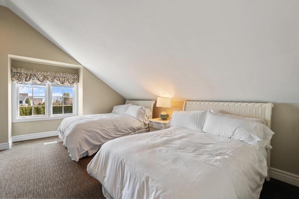 623 Lakeside Court, #23