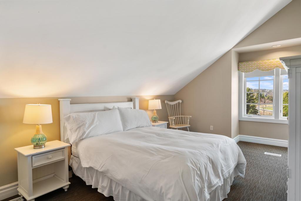 623 Lakeside Court, #23
