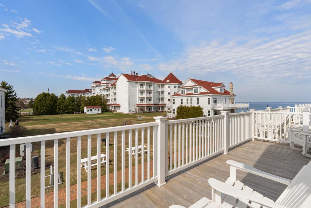 623 Lakeside Court, #23