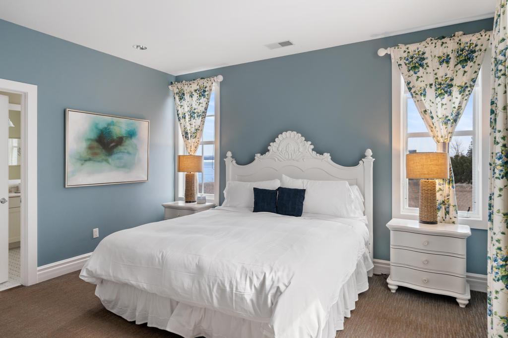 623 Lakeside Court, #23
