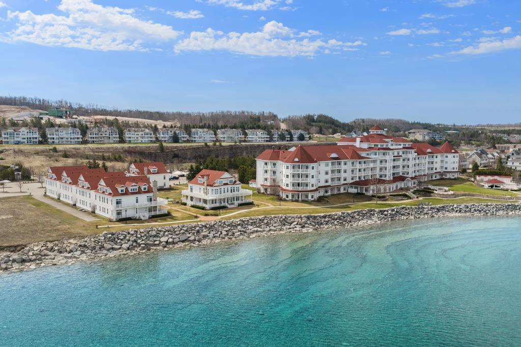 623 Lakeside Court, #23
