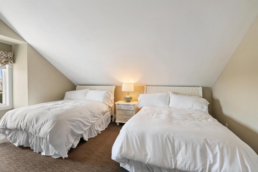 623 Lakeside Court, #23