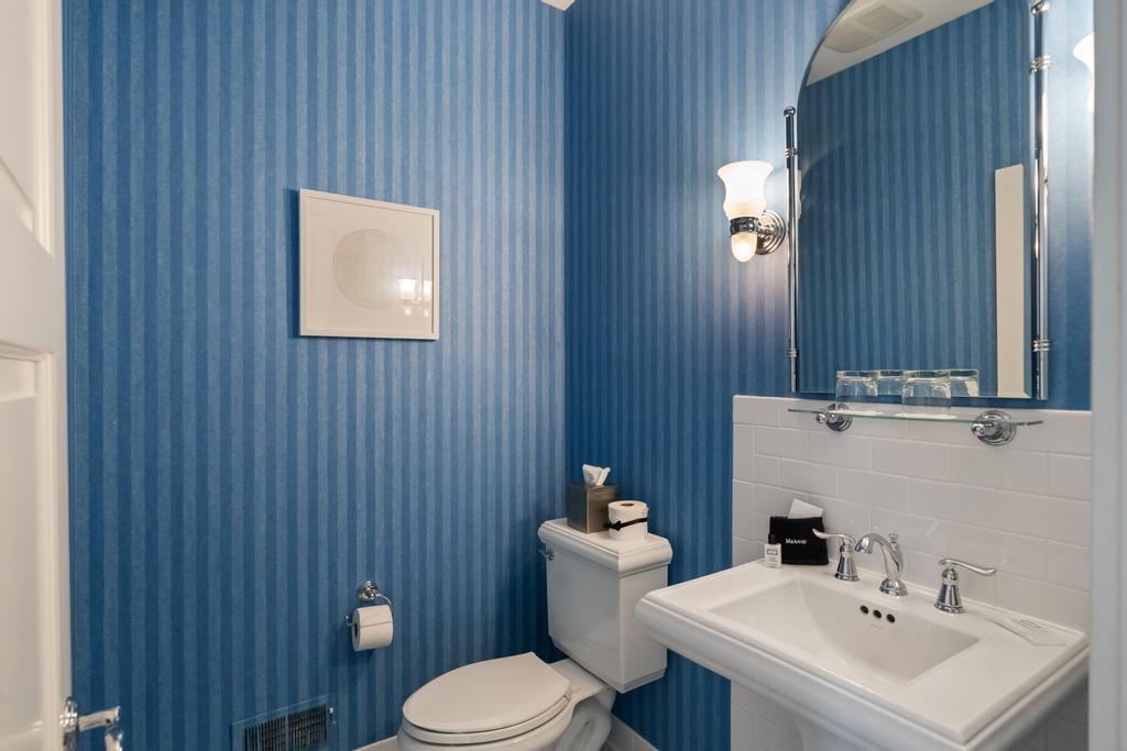 623 Lakeside Court, #23