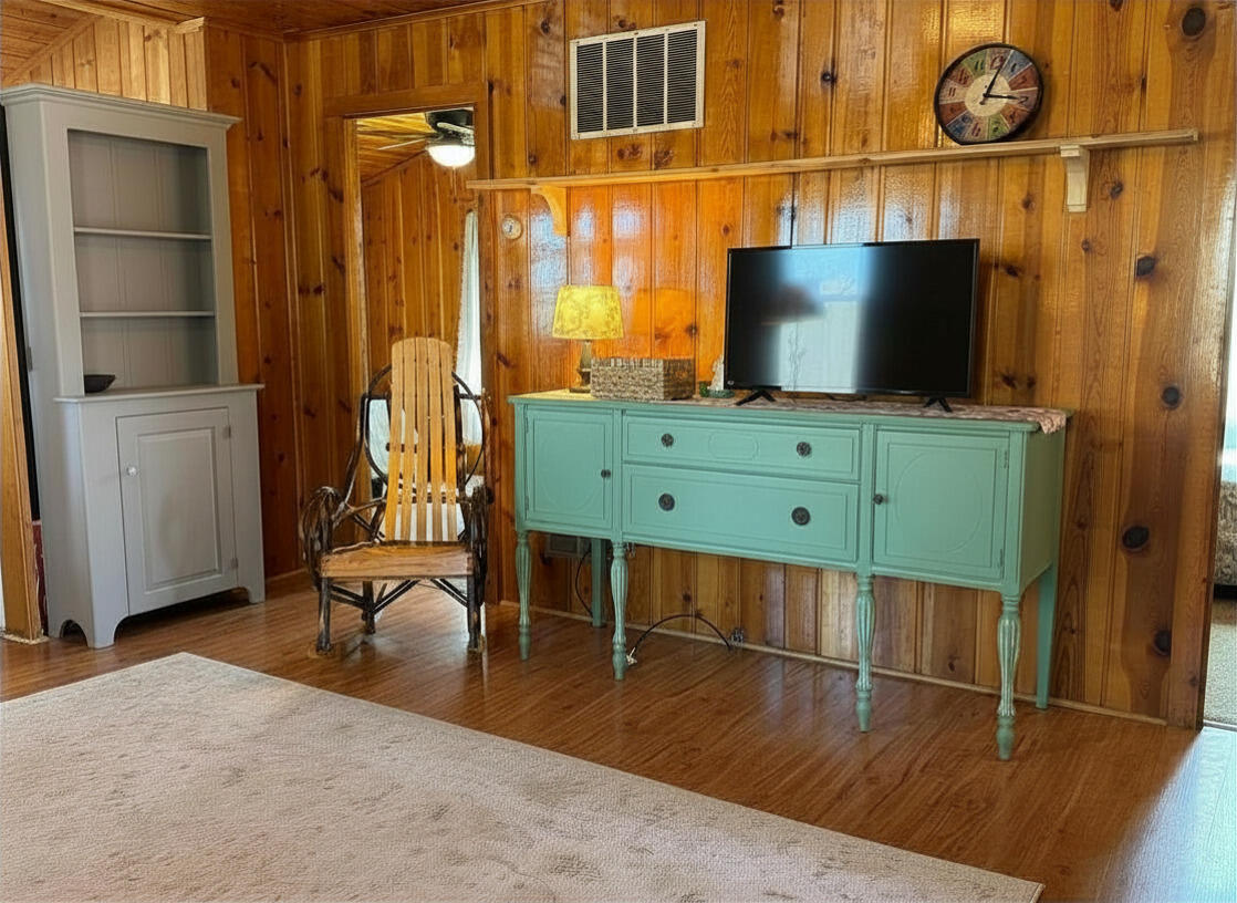 6398 Paradise Trail