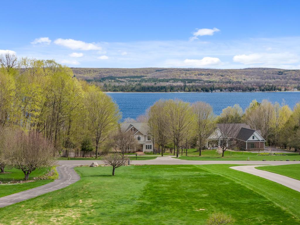 282 Blue Water Trail