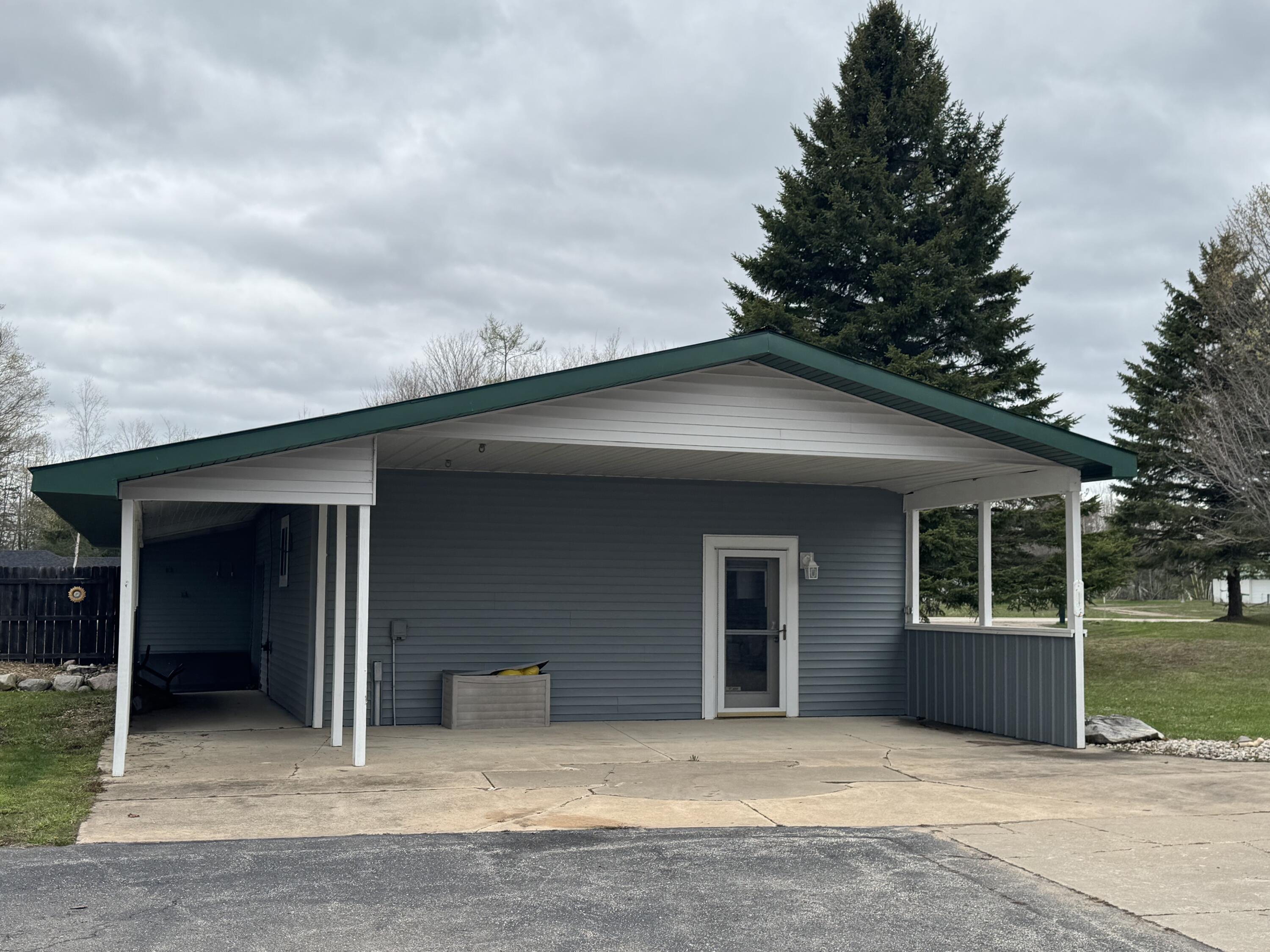 6990 N U.S. 31