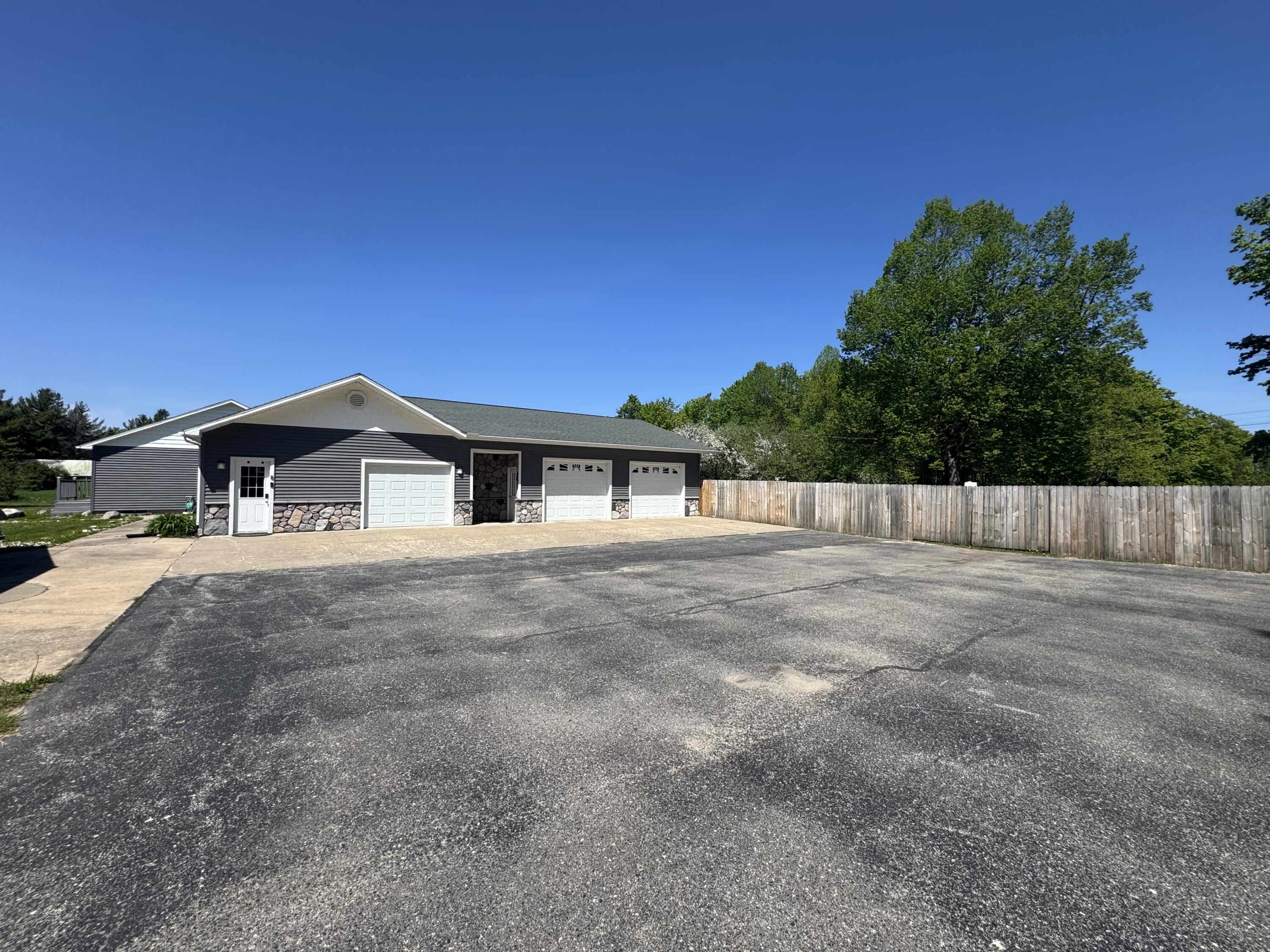 6990 N U.S. 31