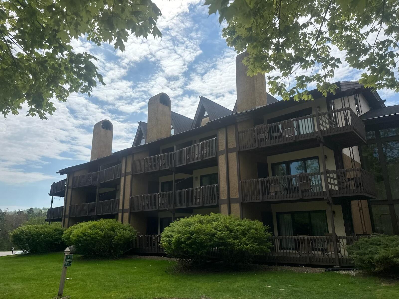 5620 Highlands Drive, Unit 561