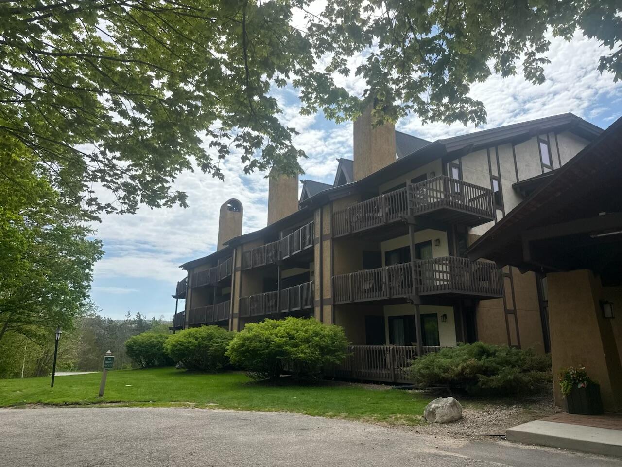 5620 Highlands Drive, Unit 561