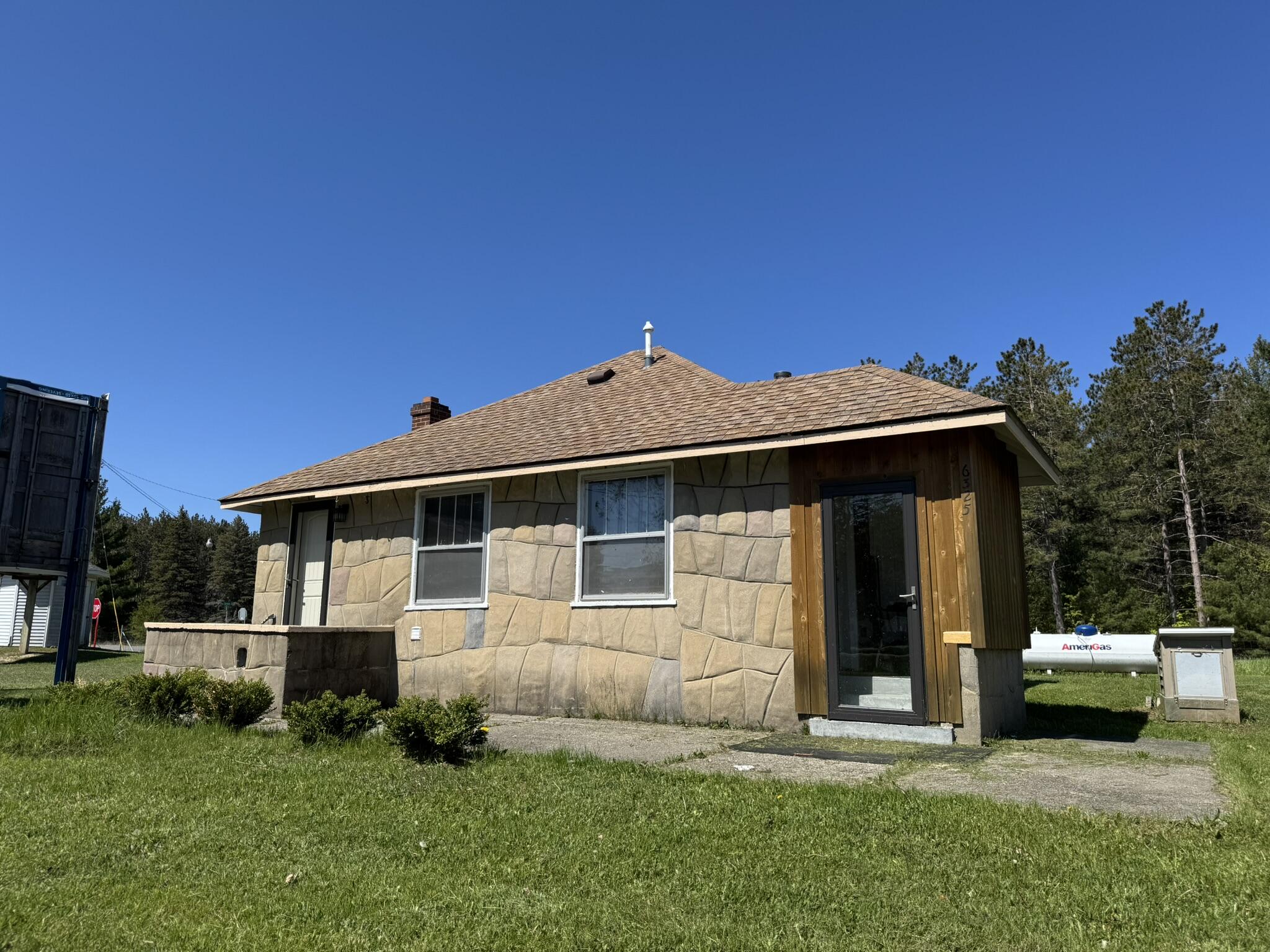 6325 Paradise Trail
