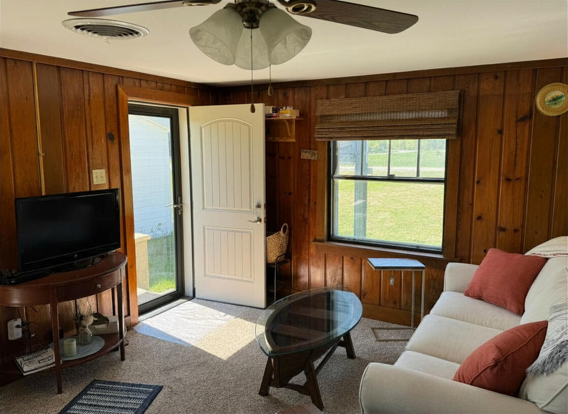 6325 Paradise Trail