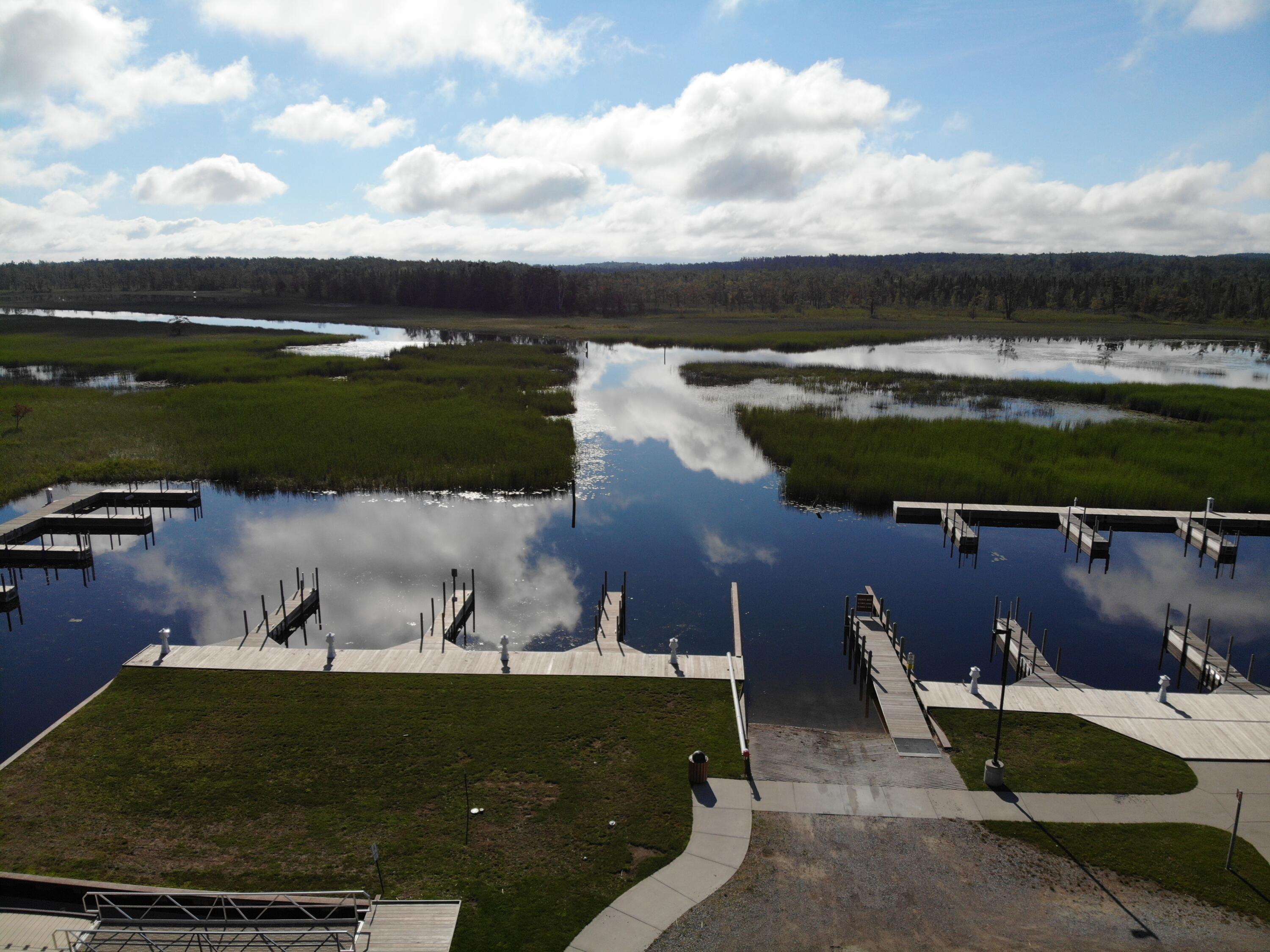 6430 6648 Admirals Point Drive, LOT 9 Slip142