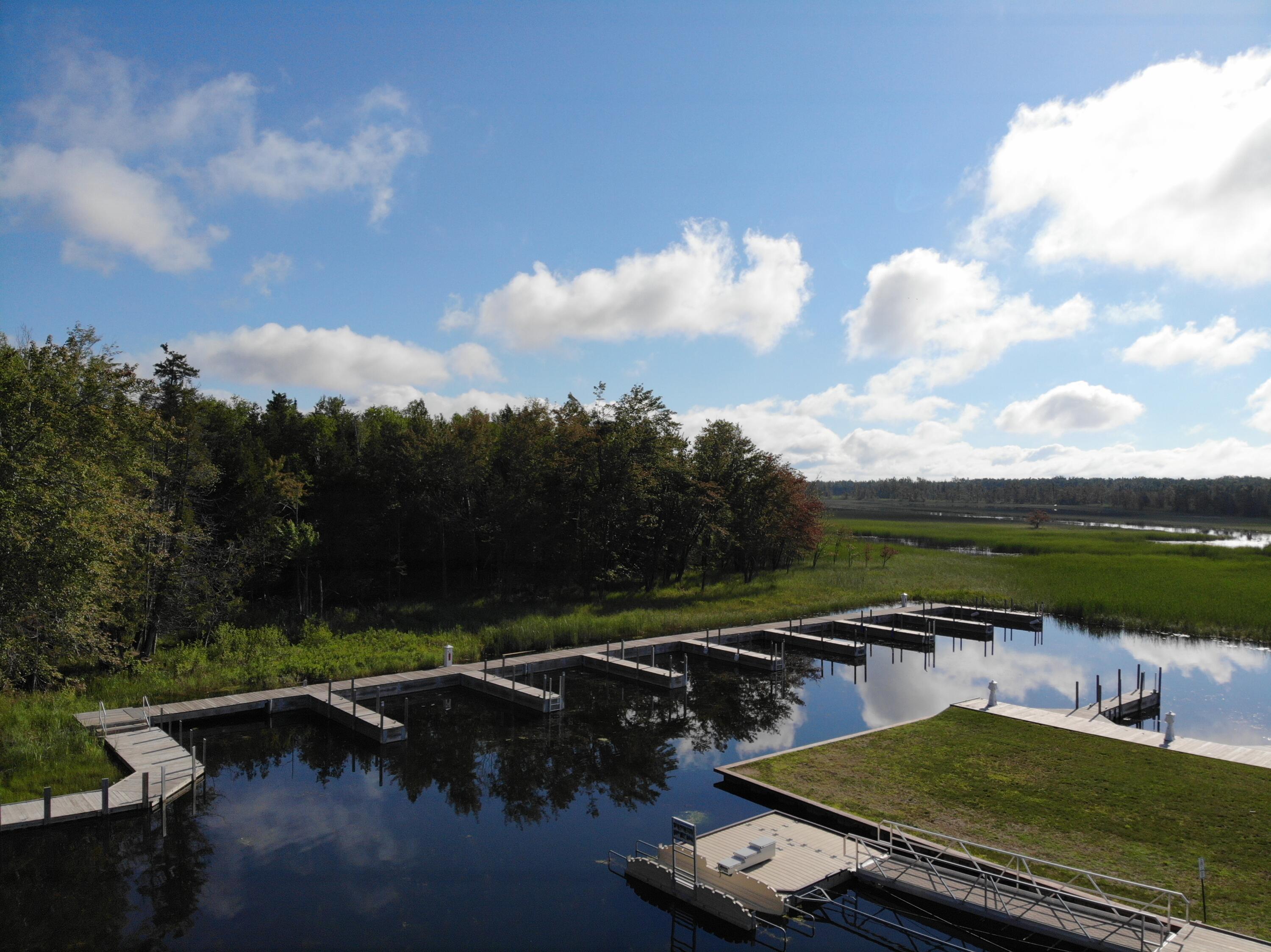 6430 6648 Admirals Point Drive, LOT 9 Slip142