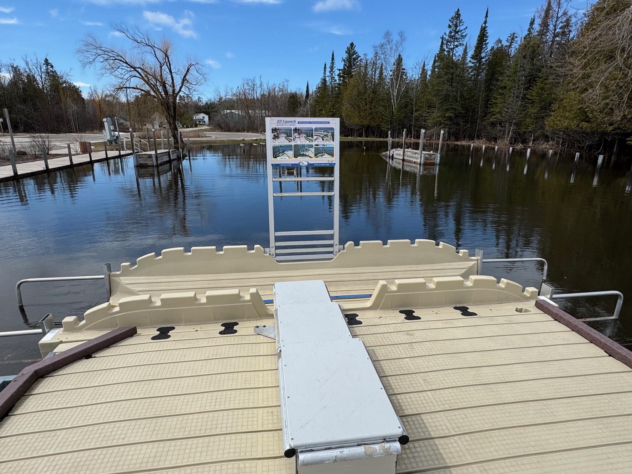 6430 6648 Admirals Point Drive, LOT 9 Slip142