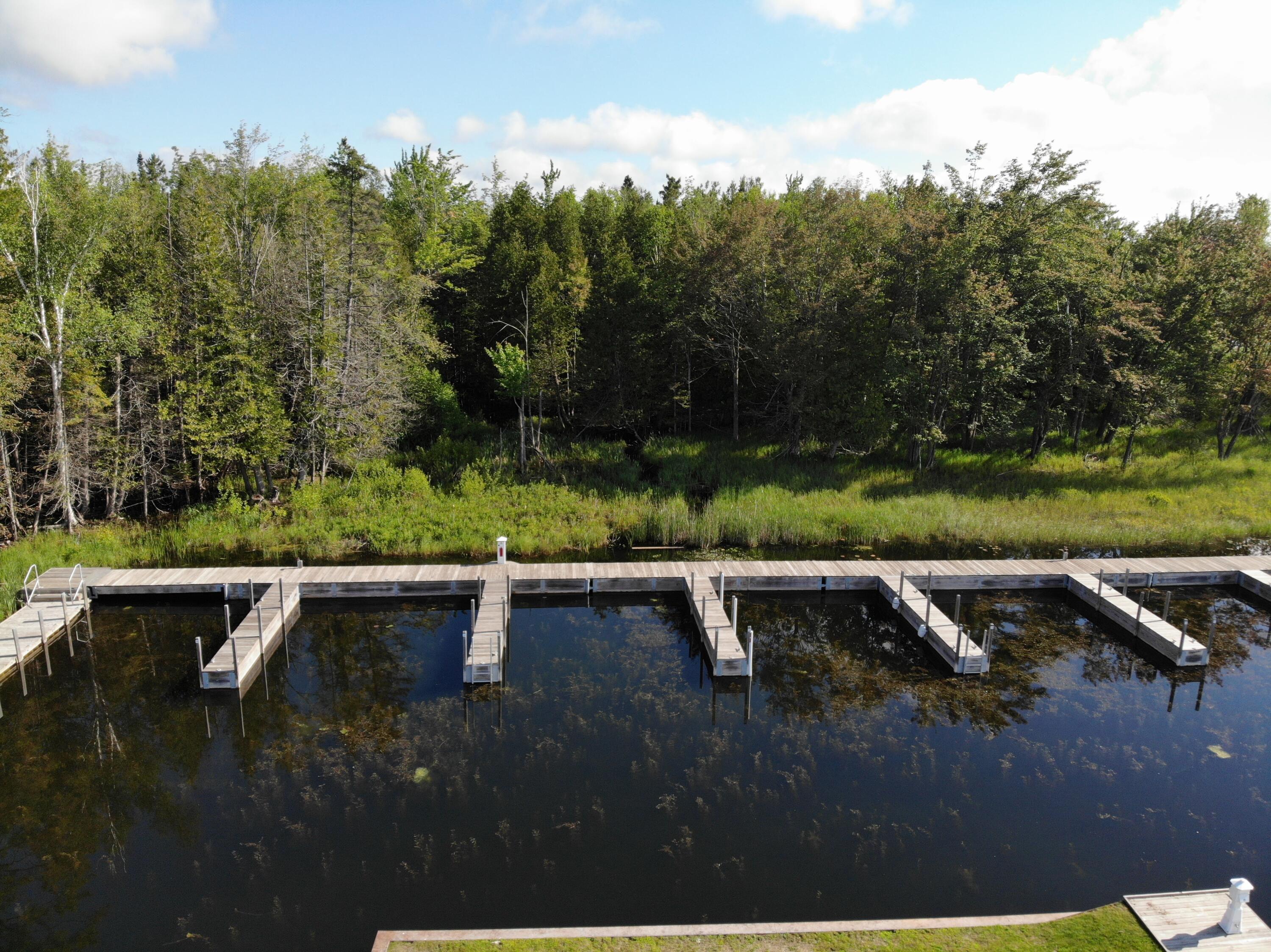6430 6648 Admirals Point Drive, LOT 9 Slip142