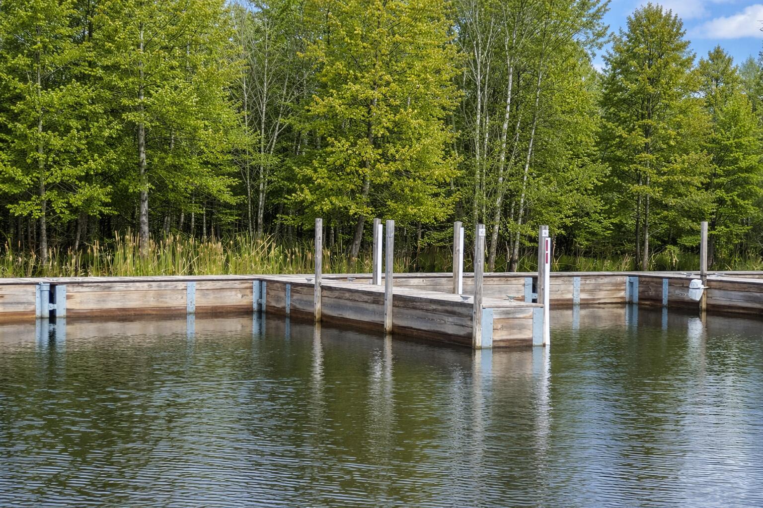 6430 6648 Admirals Point Drive, LOT 9 Slip142