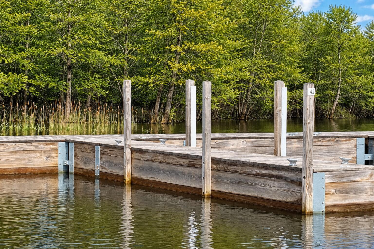 6430 6648 Admirals Point Drive, LOT 9 Slip142