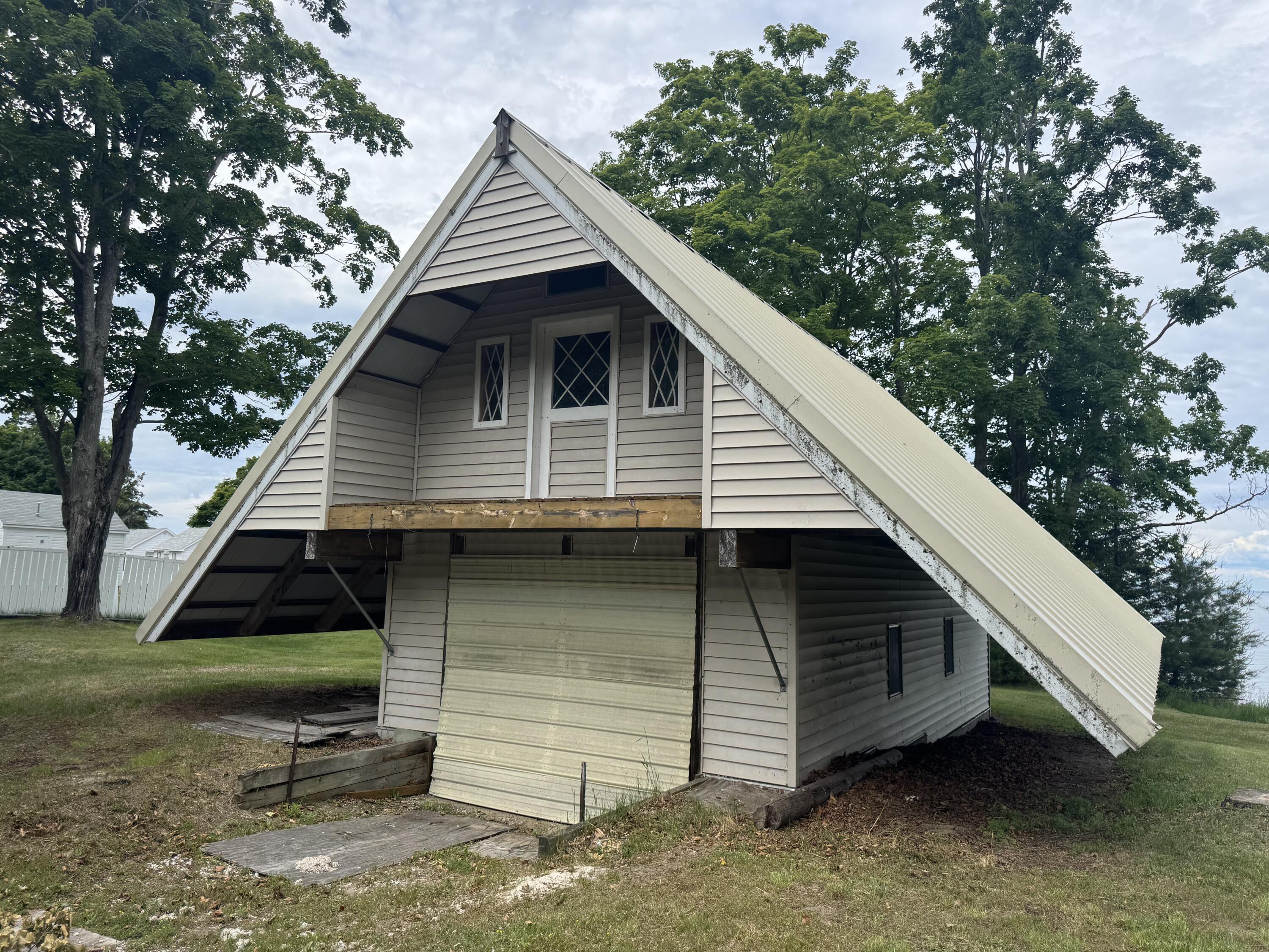 7096 W US-23