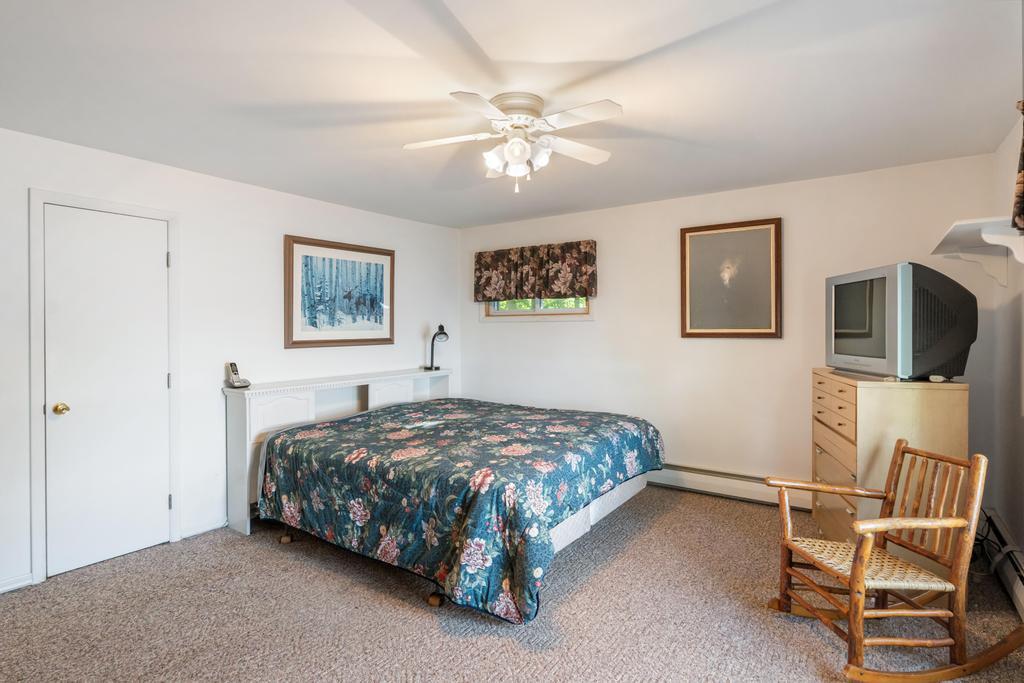 7760 Paradise Trail