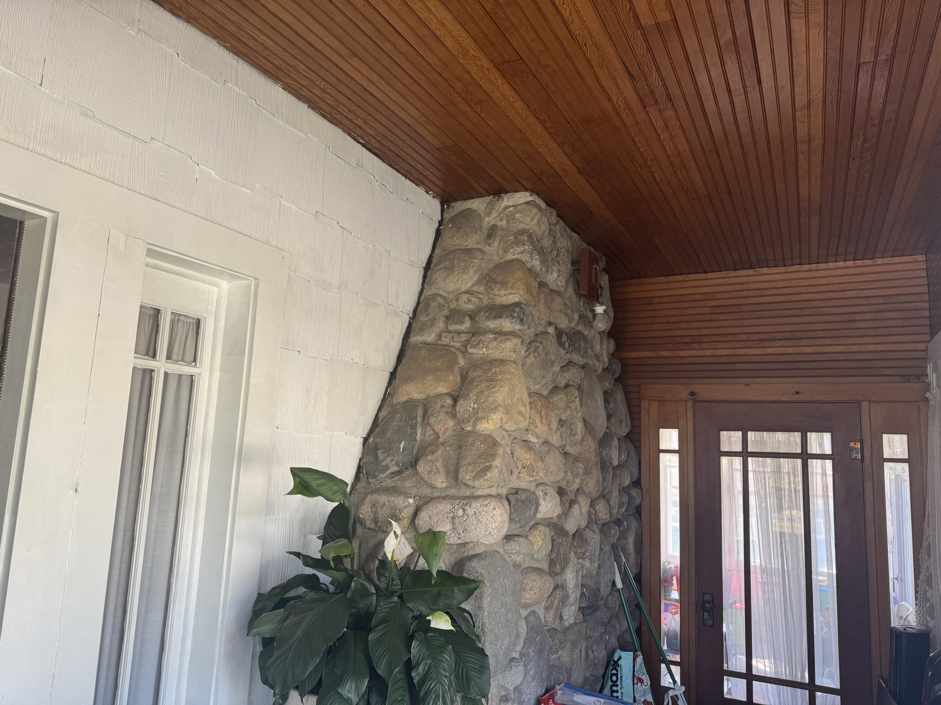 201 W Sinclair Street
