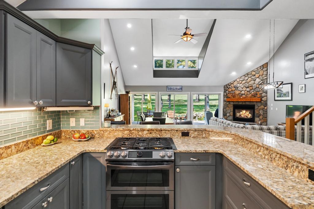 5186 Greystone Court