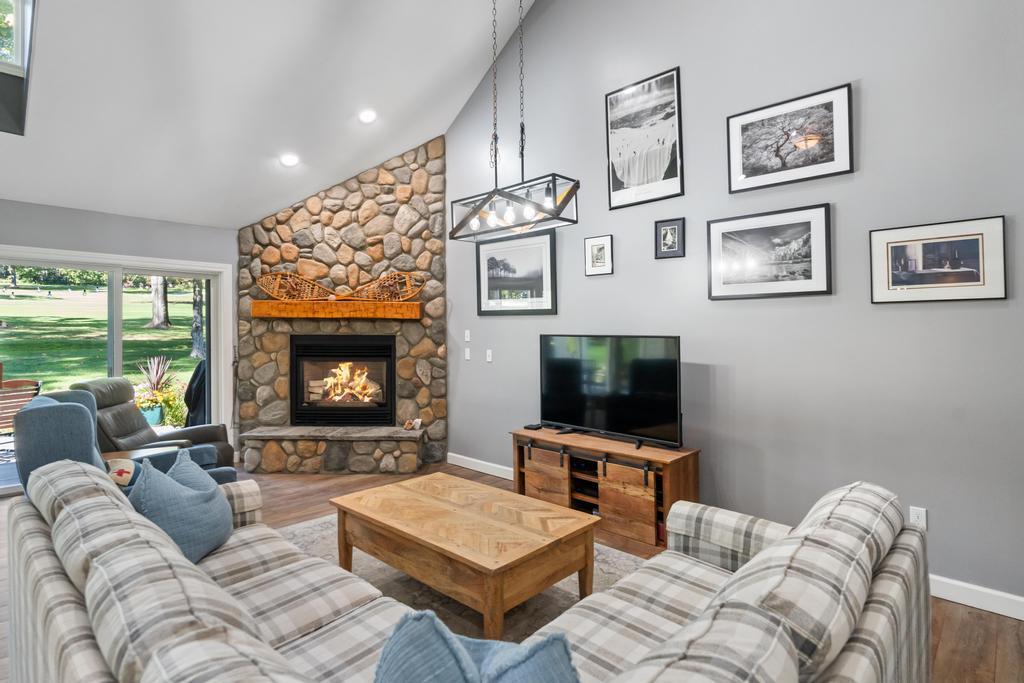 5186 Greystone Court