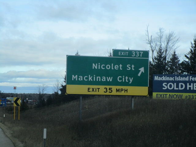 14392 Mackinaw Highway