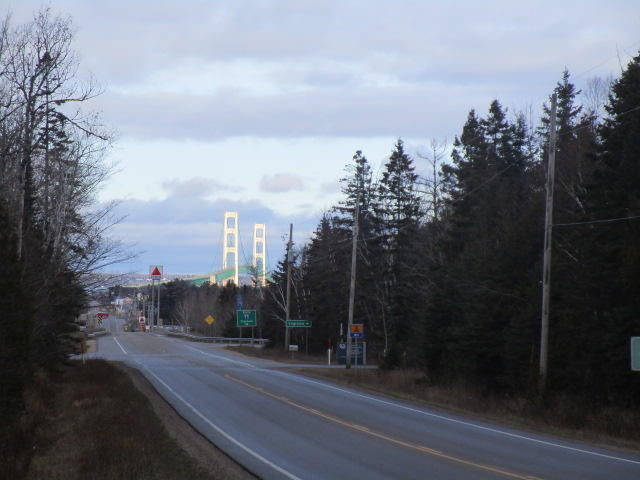 14392 Mackinaw Highway