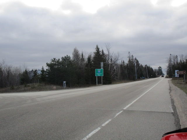 14392 Mackinaw Highway