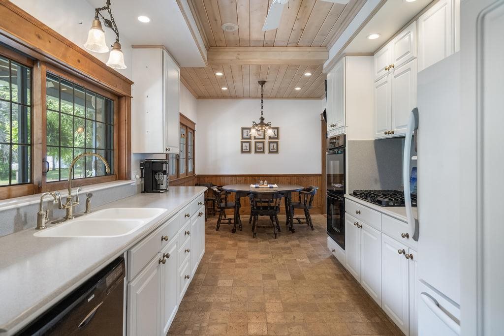 812 Lakeside Drive Unit: & 811 Lakeside Drive