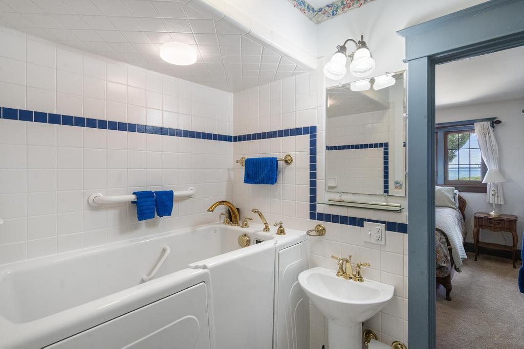 812 Lakeside Drive Unit: & 811 Lakeside Drive