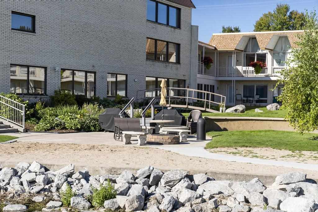 3220 Merritt Street Unit: 5