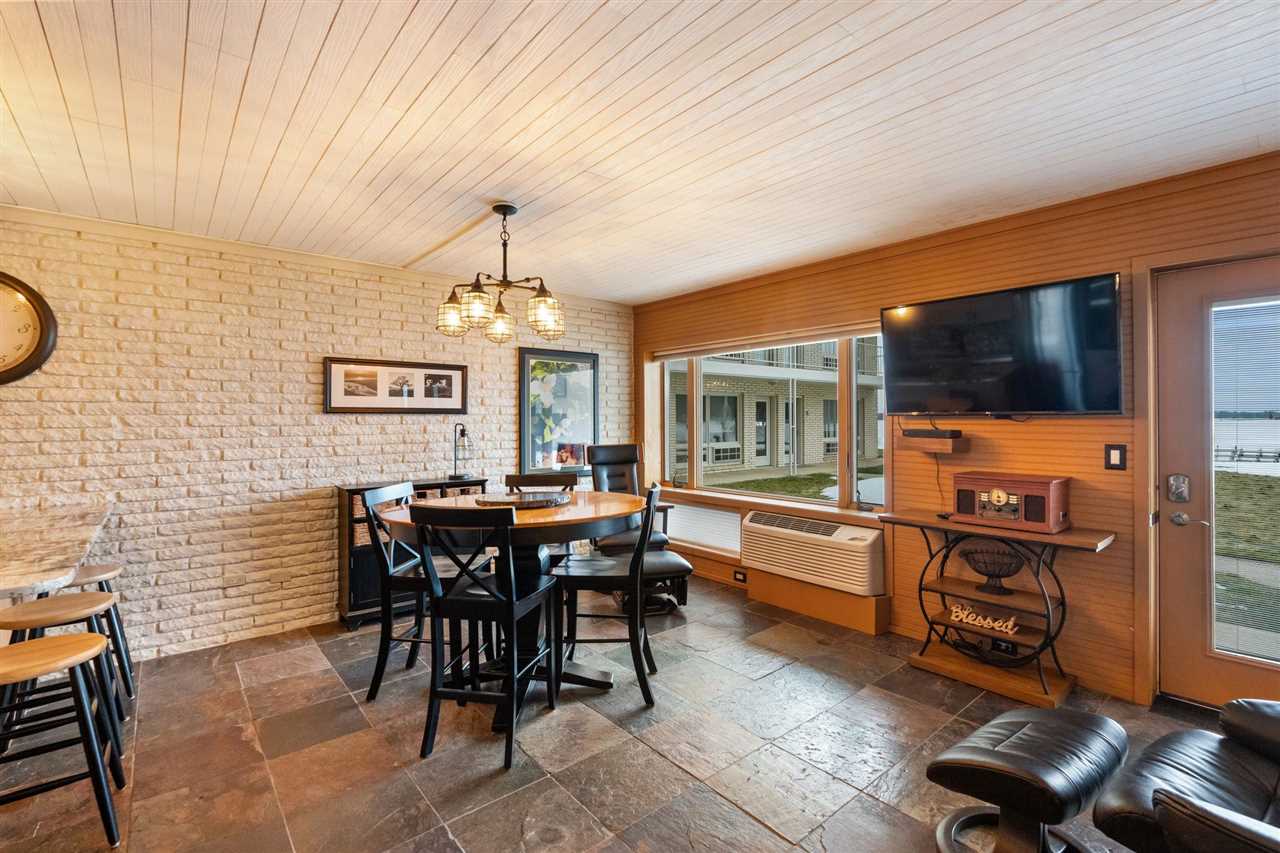 3220 Merritt Street Unit: 5