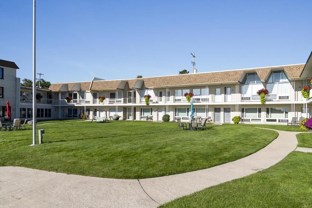 3220 Merritt Street Unit: 5