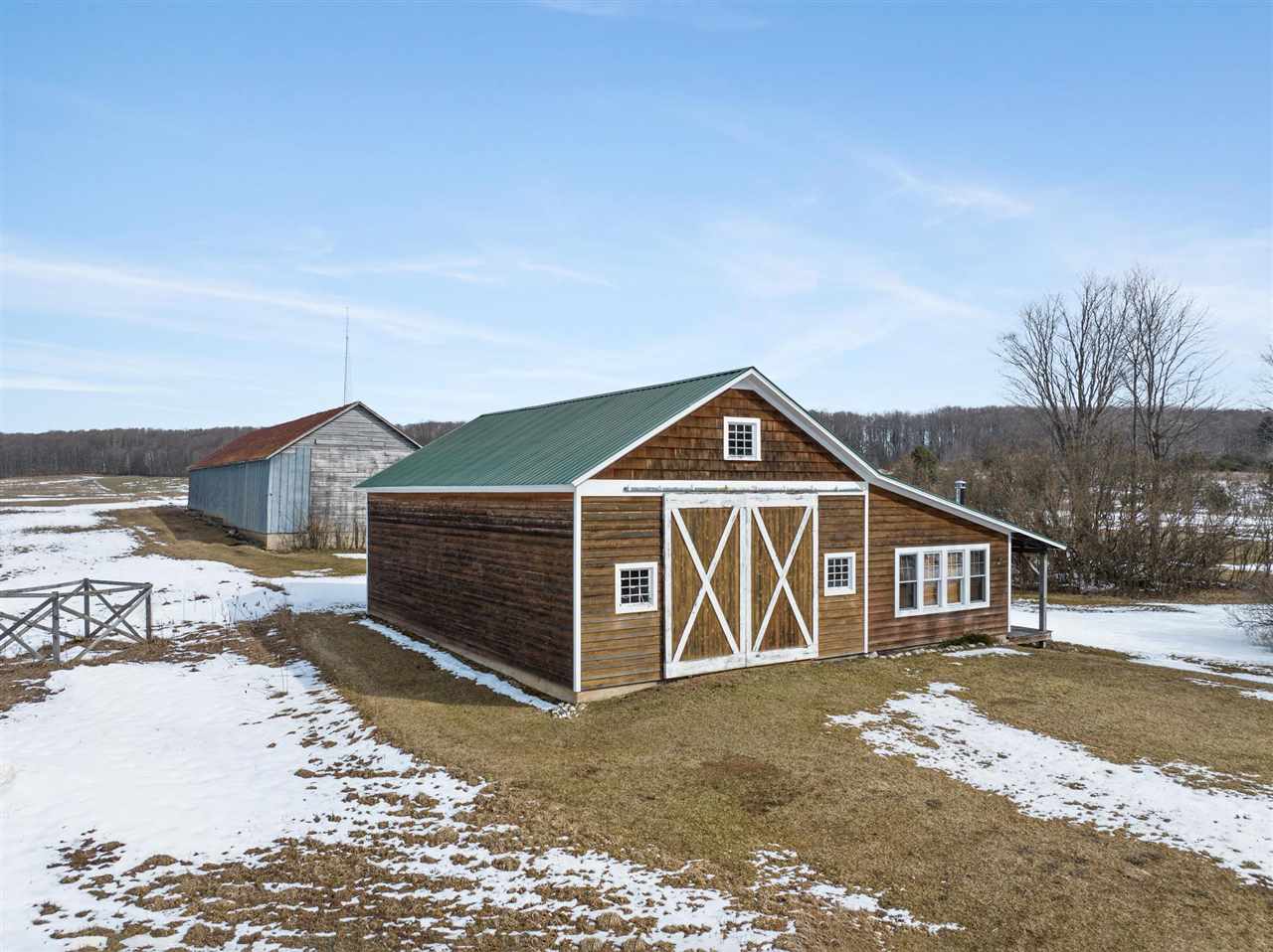 617 E Sturgeon Bay Trail