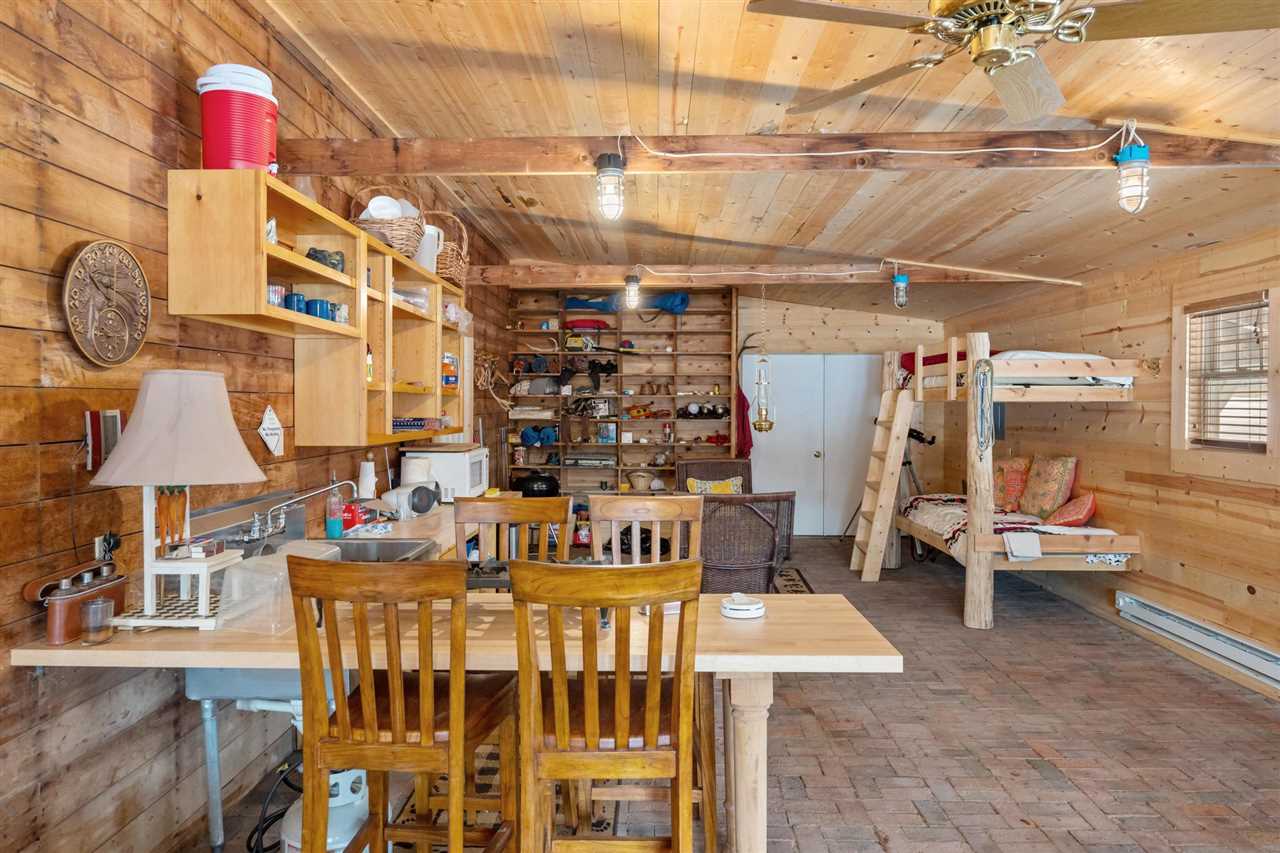 617 E Sturgeon Bay Trail